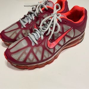 Nike Wmns Air Max 2011 Legacy Red size 10